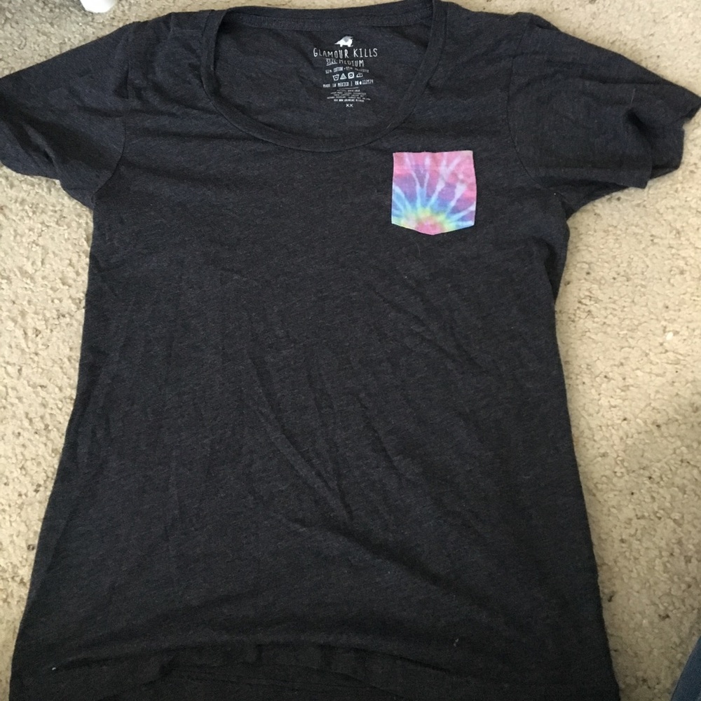 Glamour kills pocket tee